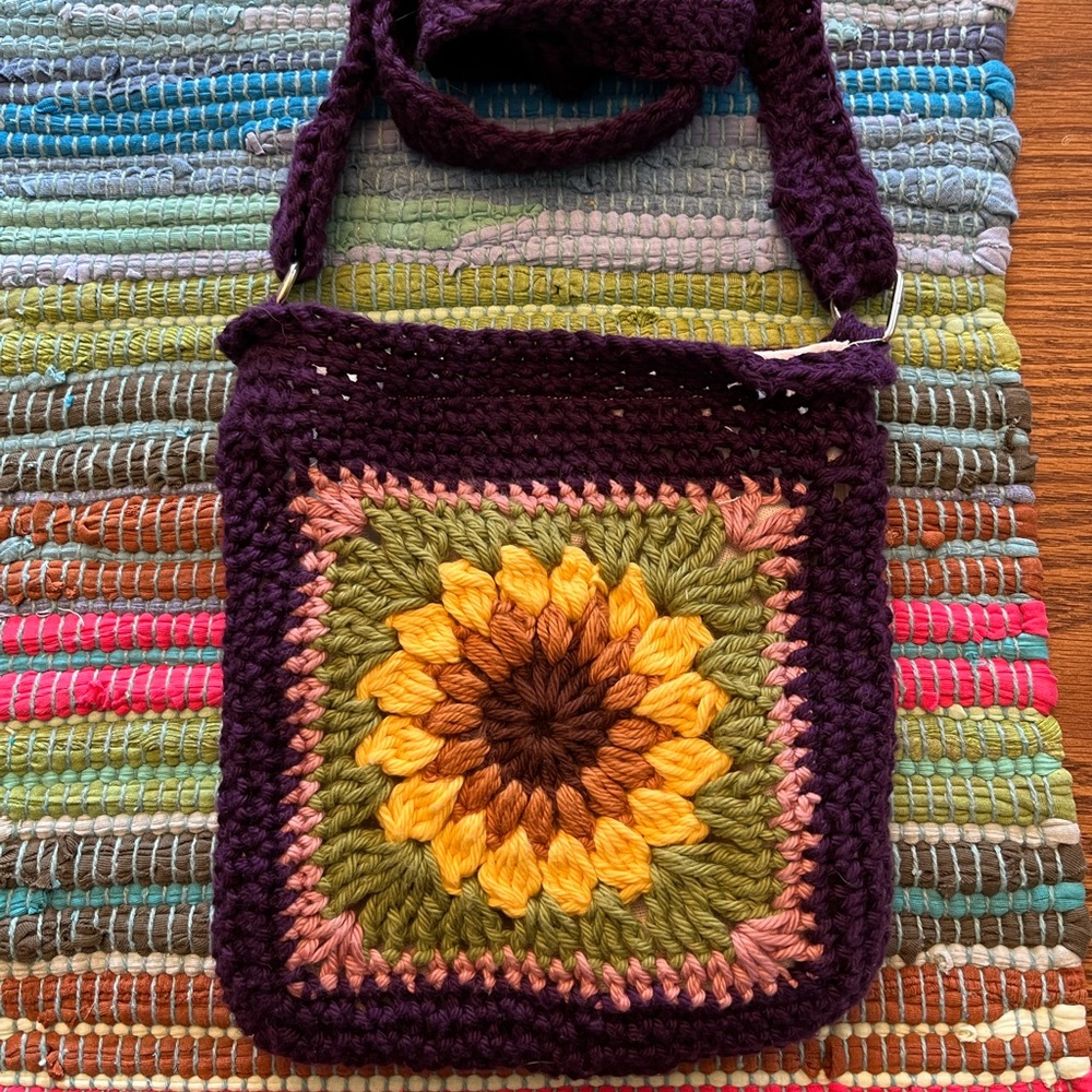 Handmade crochet crossbody purse sunflower, lined with magnet closure